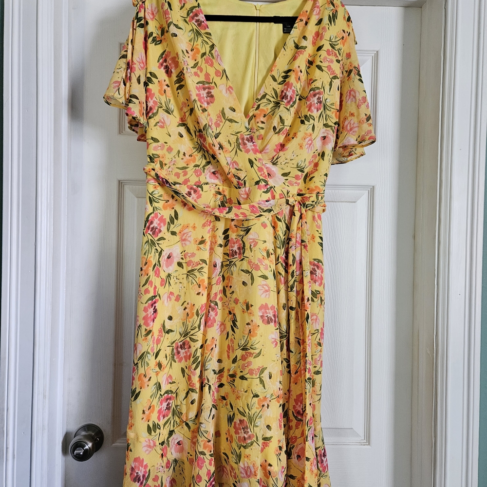 Jessica Howard Surplice Floral Yellow Dress